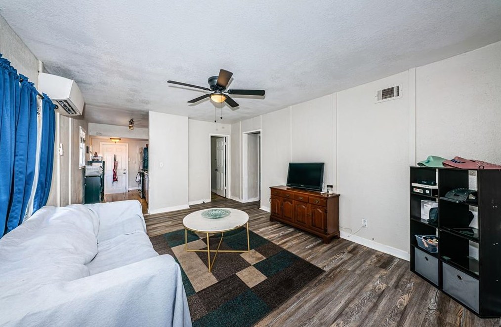 3335 Tarlton St, Saint Petersburg FL  33713-2849 exterior