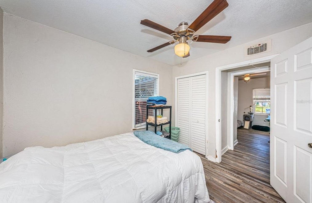 3335 Tarlton St, Saint Petersburg FL  33713-2849 exterior