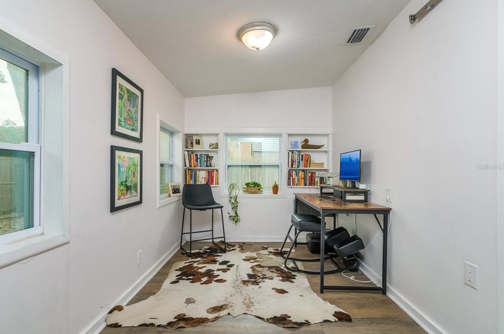 3931 52nd Ave, Saint Petersburg FL  33714-2336 exterior