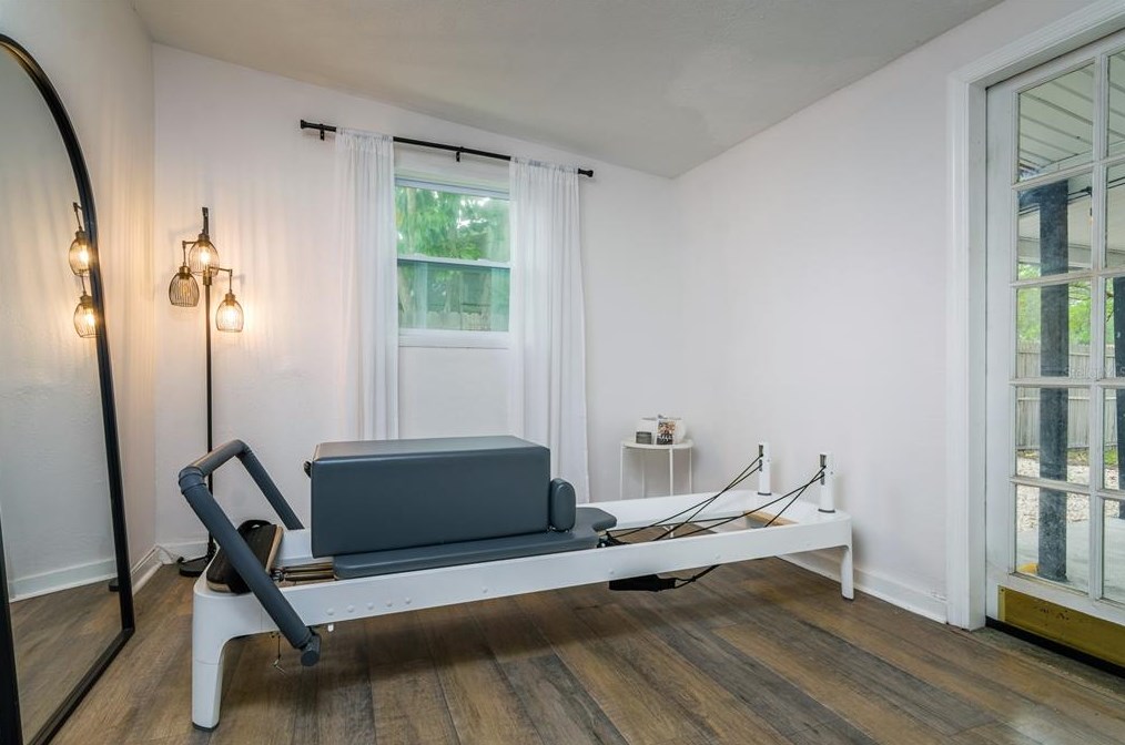 3931 52nd Ave, Saint Petersburg FL  33714-2336 exterior