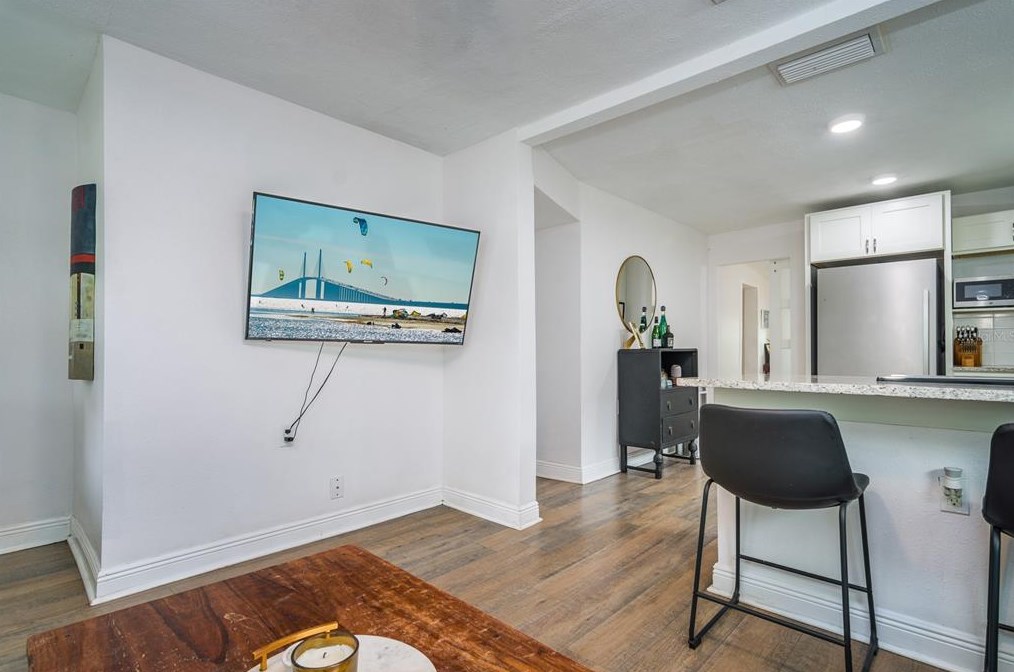 3931 52nd Ave, Saint Petersburg FL  33714-2336 exterior