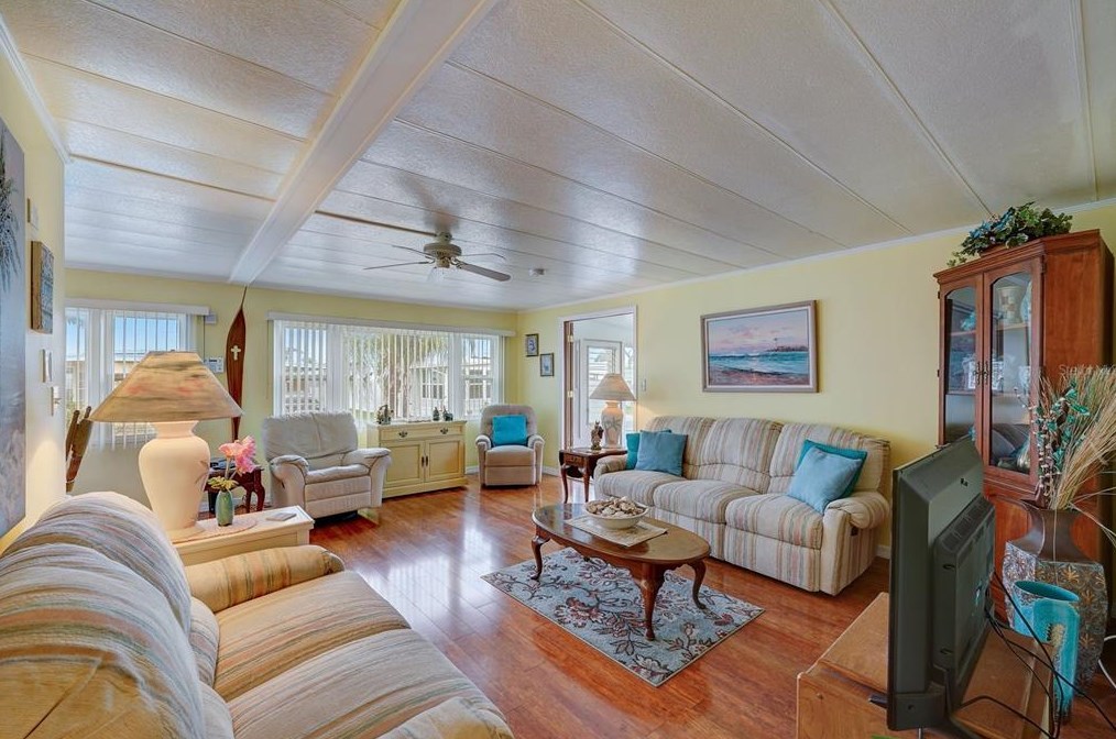 143 Melody Ln, Tarpon Springs FL  34689-5027 exterior