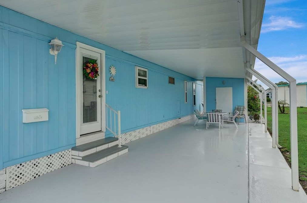 143 Melody Ln, Tarpon Springs FL  34689-5027 exterior