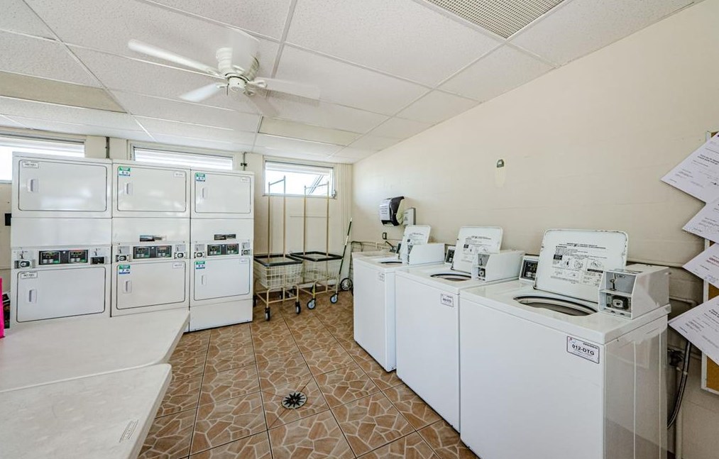 143 Melody Ln, Tarpon Springs FL  34689-5027 exterior