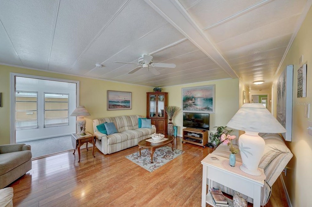 143 Melody Ln, Tarpon Springs FL  34689-5027 exterior