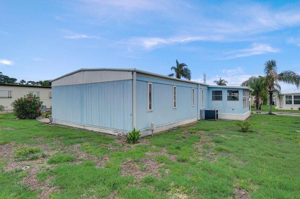 143 Melody Ln, Tarpon Springs FL  34689-5027 exterior