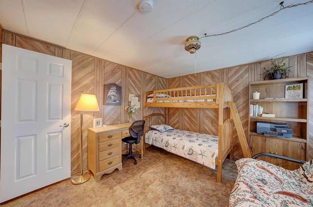 143 Melody Ln, Tarpon Springs FL  34689-5027 exterior