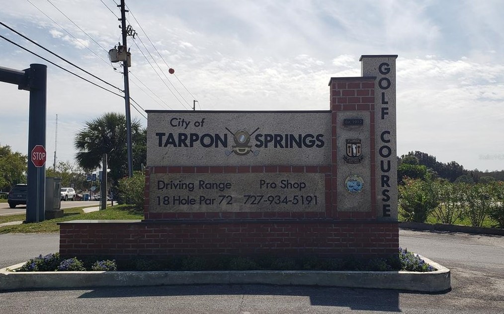 143 Melody Ln, Tarpon Springs FL  34689-5027 exterior