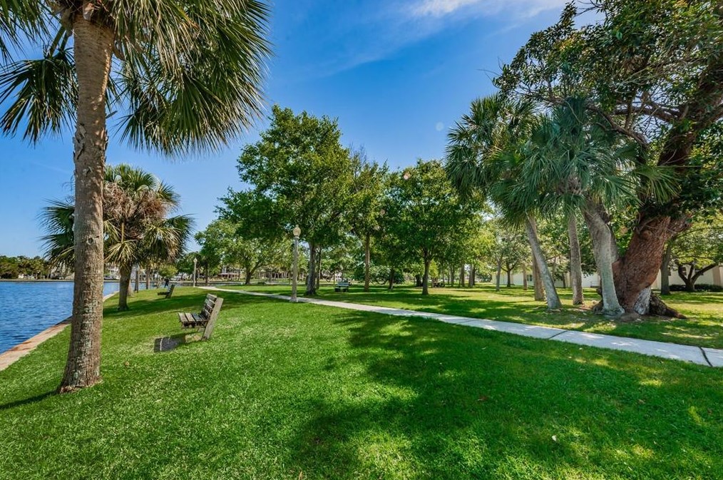 143 Melody Ln, Tarpon Springs FL  34689-5027 exterior