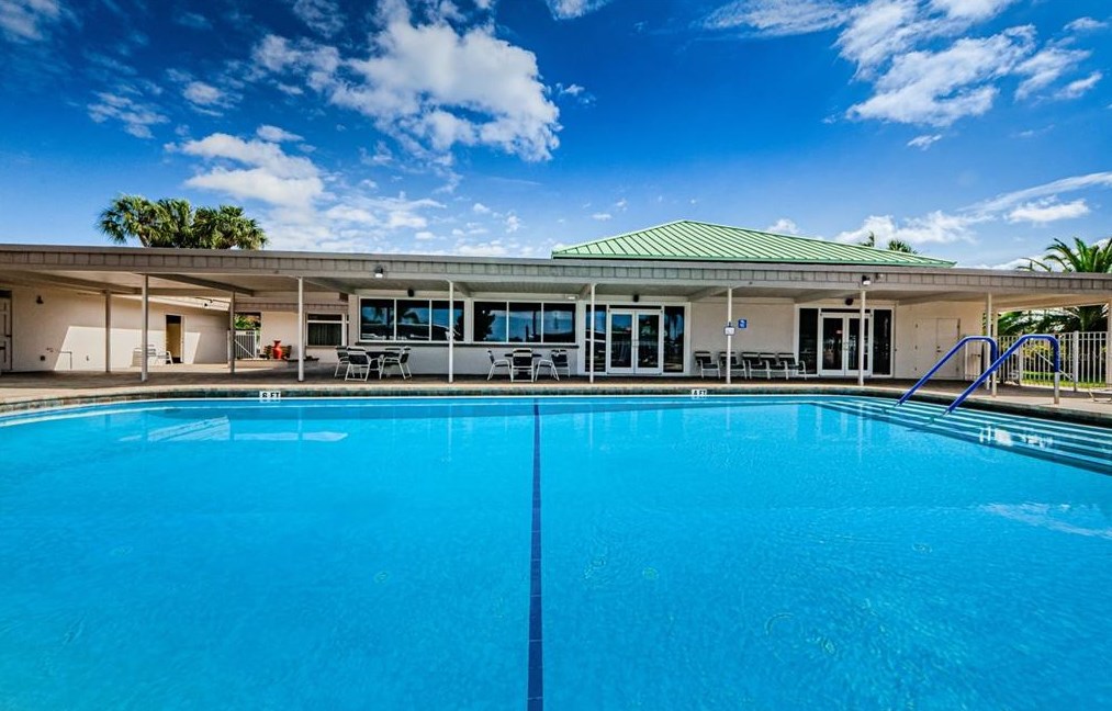 143 Melody Ln, Tarpon Springs FL  34689-5027 exterior