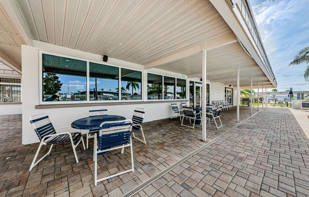 143 Melody Ln, Tarpon Springs FL  34689-5027 exterior