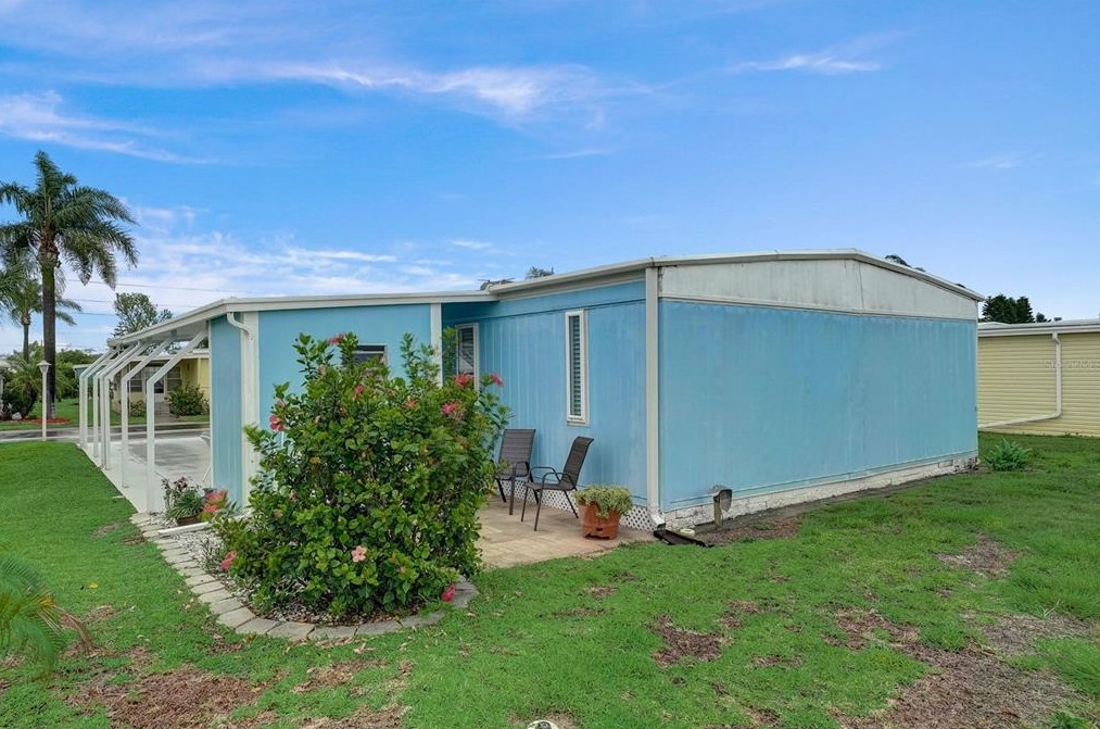 143 Melody Ln, Tarpon Springs FL  34689-5027 exterior