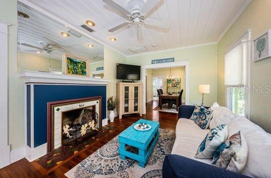 5317 18th Ave, Saint Petersburg FL  33710-5107 exterior