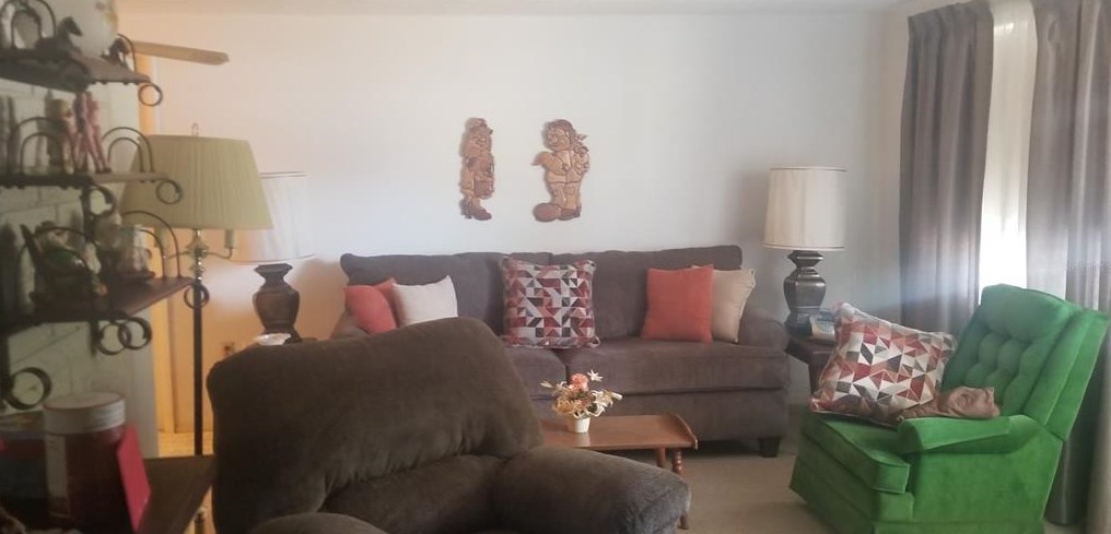 1834 Dartmouth Dr, Tarpon Springs FL  34691-4609 exterior