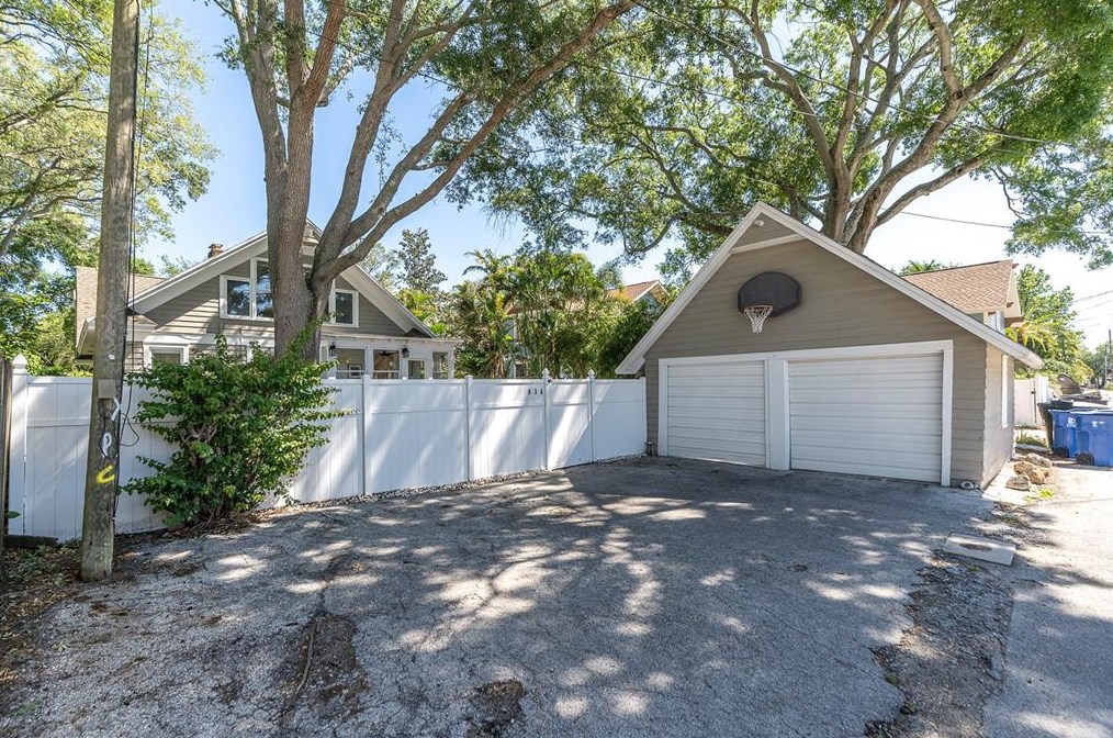 436 13th Ave, Saint Petersburg FL  33701-1126 exterior