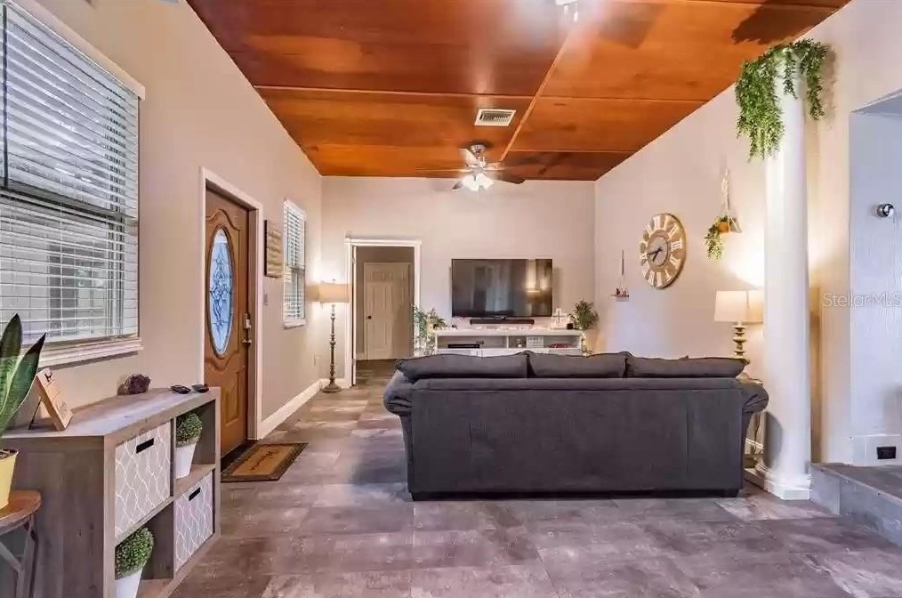 4513 Estate Dr, Plant City FL  33567-1647 exterior