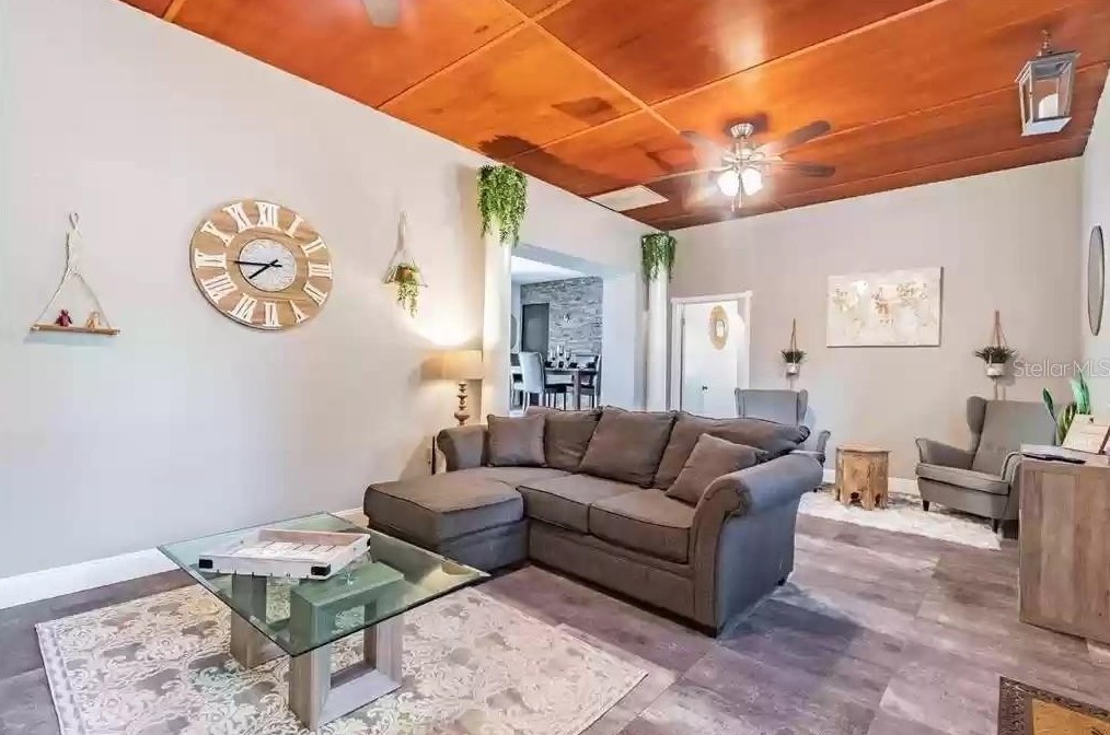 4513 Estate Dr, Plant City FL  33567-1647 exterior