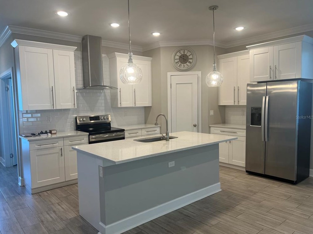 5243 Burlington Ave, Saint Petersburg FL  33713-8433 exterior