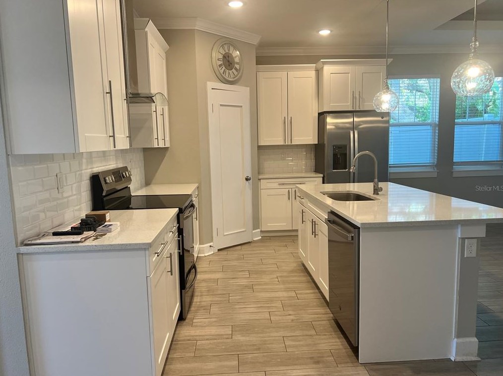 5243 Burlington Ave, Saint Petersburg FL  33713-8433 exterior