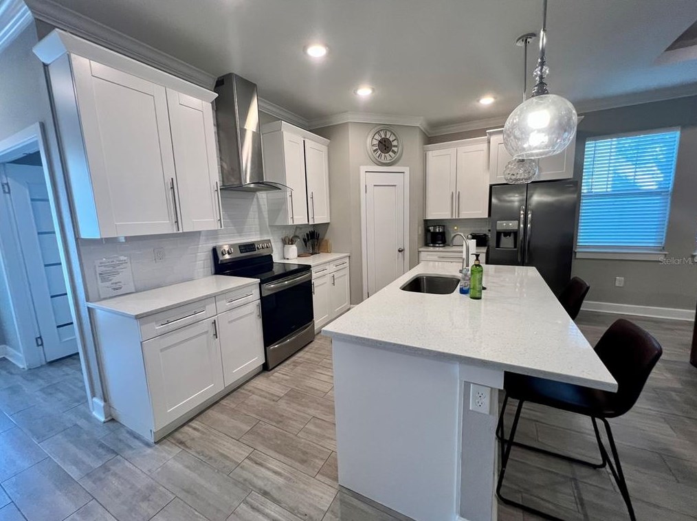 5243 Burlington Ave, Saint Petersburg FL  33713-8433 exterior