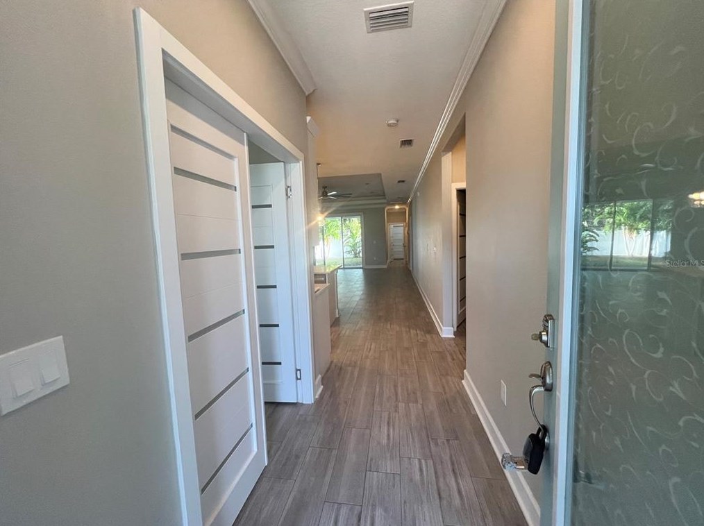 5243 Burlington Ave, Saint Petersburg FL  33713-8433 exterior