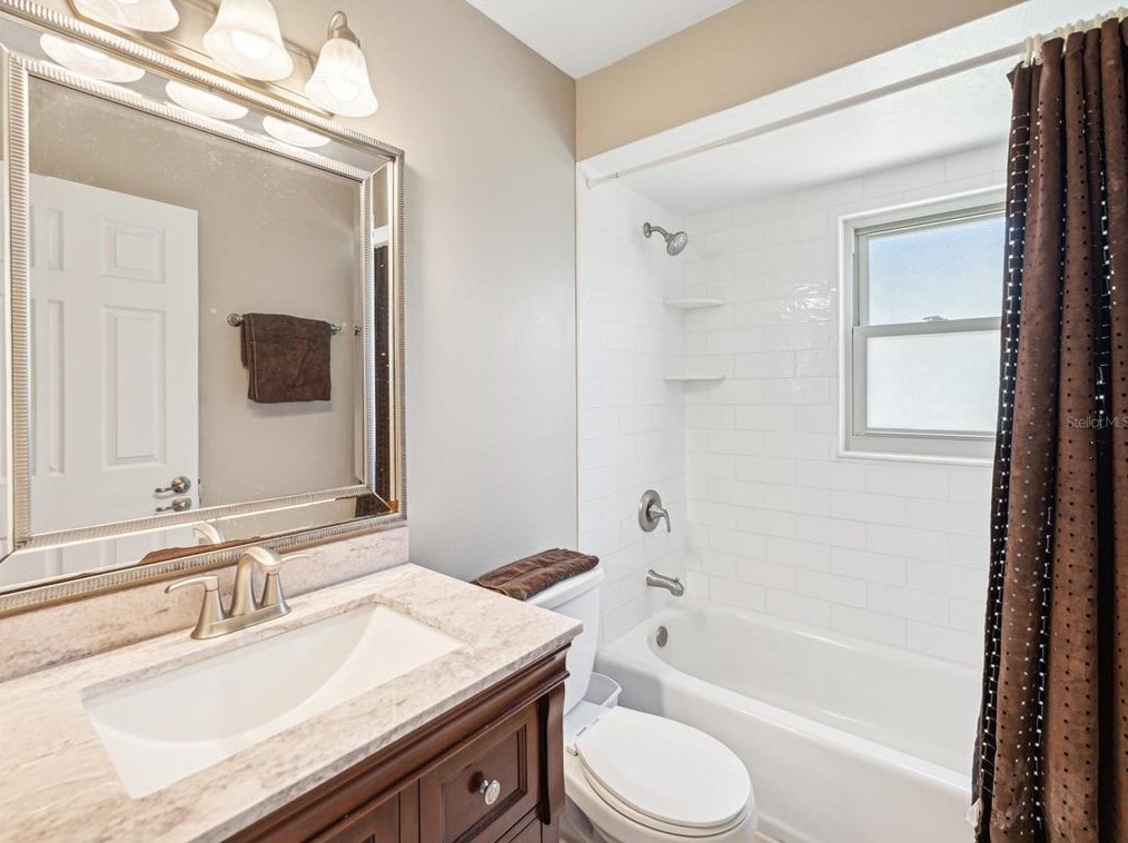 17637 Meadowbridge Dr, Lutz FL  33549-5574 exterior