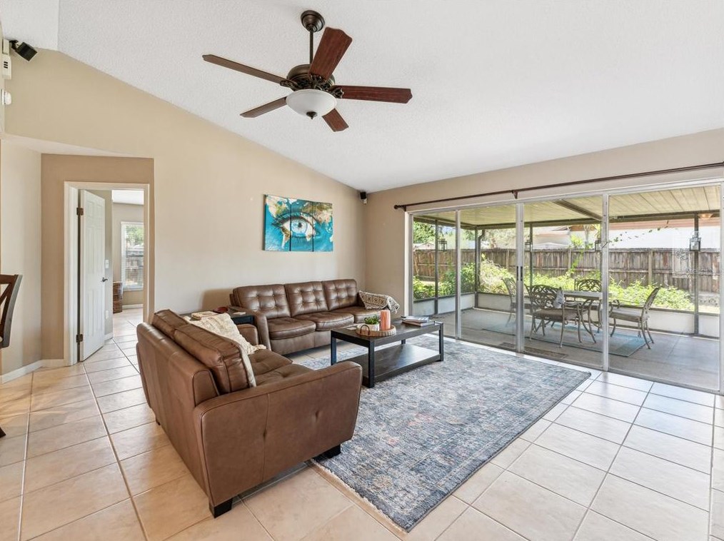 17637 Meadowbridge Dr, Lutz FL  33549-5574 exterior
