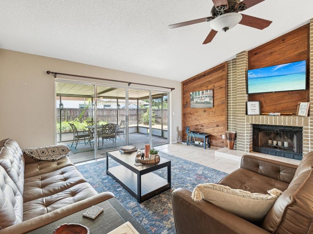 17637 Meadowbridge Dr, Lutz FL  33549-5574 exterior