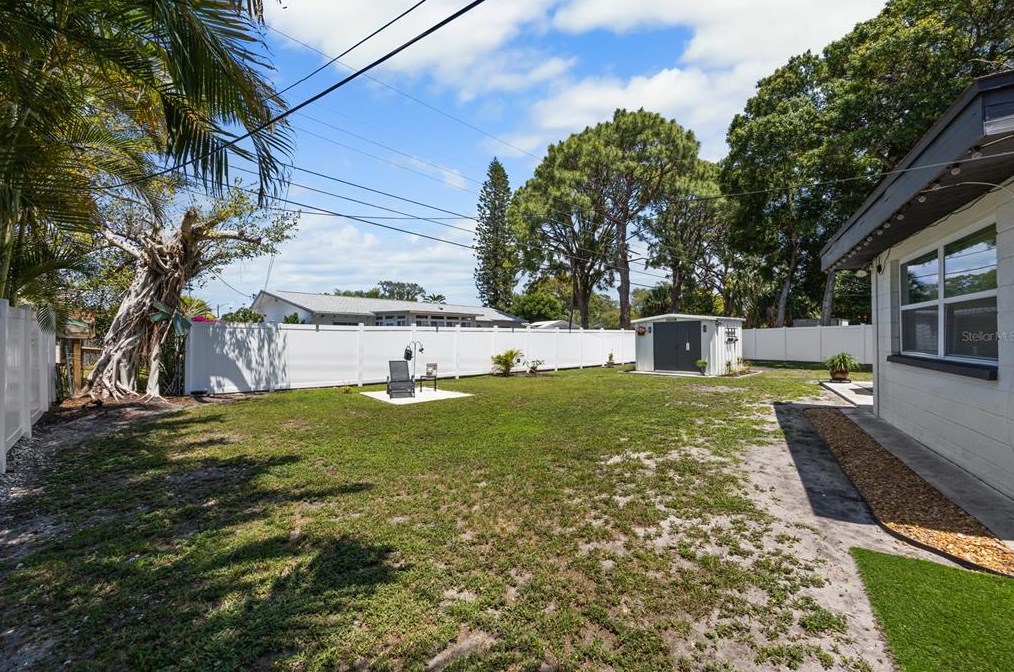 7025 35th Ter, Saint Petersburg FL  33710-1445 exterior