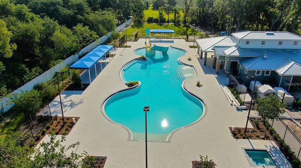 8426 Deer Chase Dr, Riverview FL  33578-8608 exterior