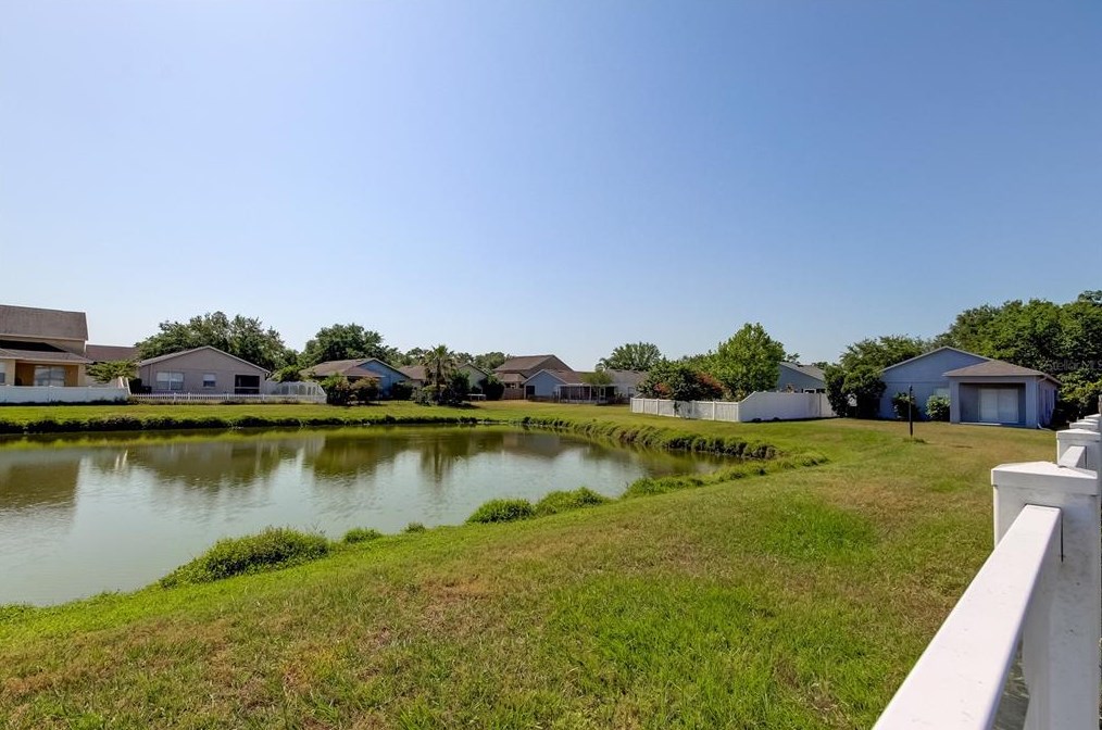 8426 Deer Chase Dr, Riverview FL  33578-8608 exterior