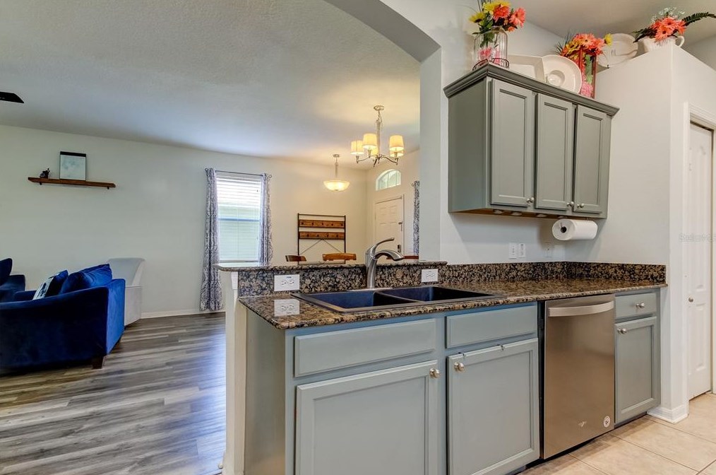 8426 Deer Chase Dr, Riverview FL  33578-8608 exterior