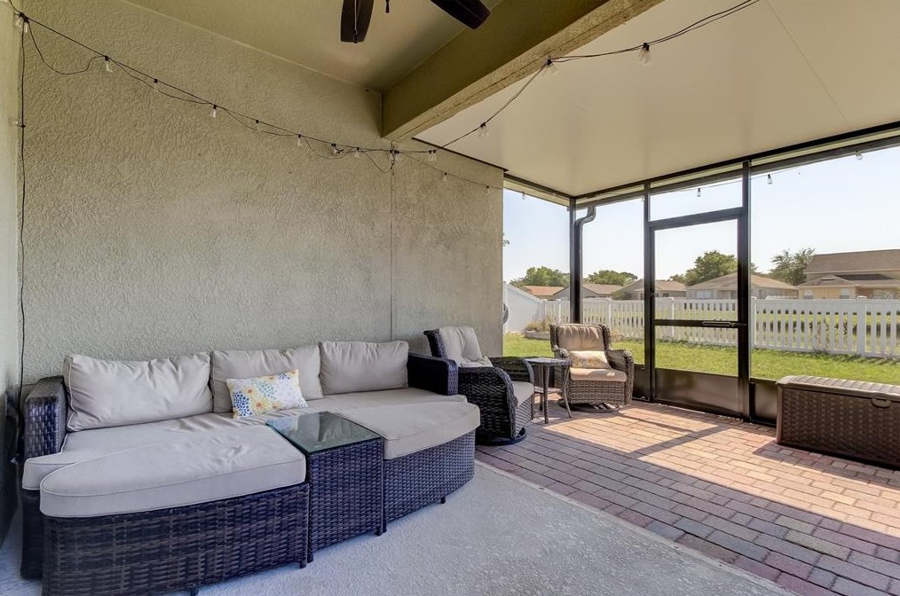 8426 Deer Chase Dr, Riverview FL  33578-8608 exterior