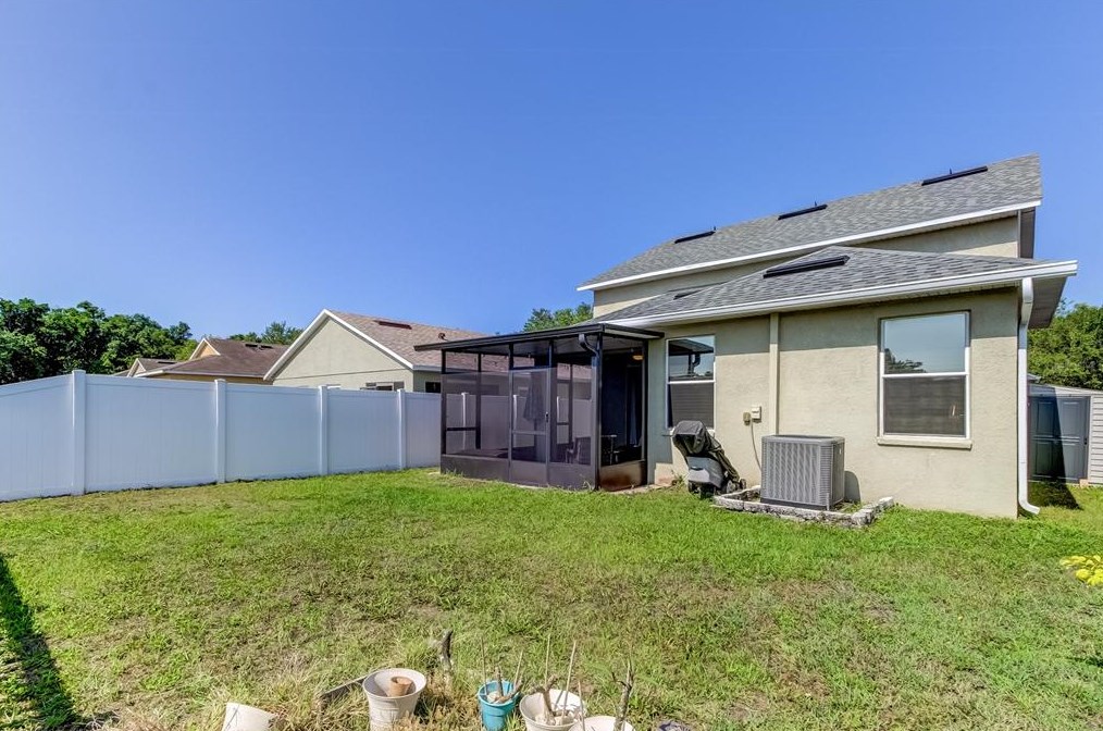 8426 Deer Chase Dr, Riverview FL  33578-8608 exterior