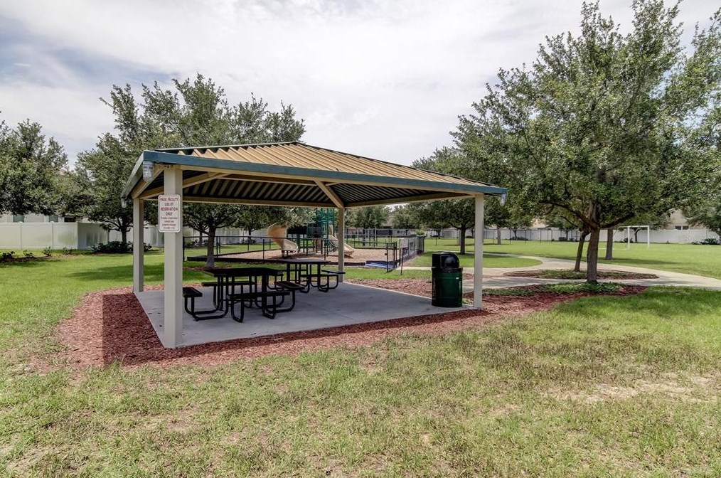 8426 Deer Chase Dr, Riverview FL  33578-8608 exterior