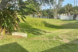 3357 38th St S, Saint Petersburg, FL 33711 - Photo 3