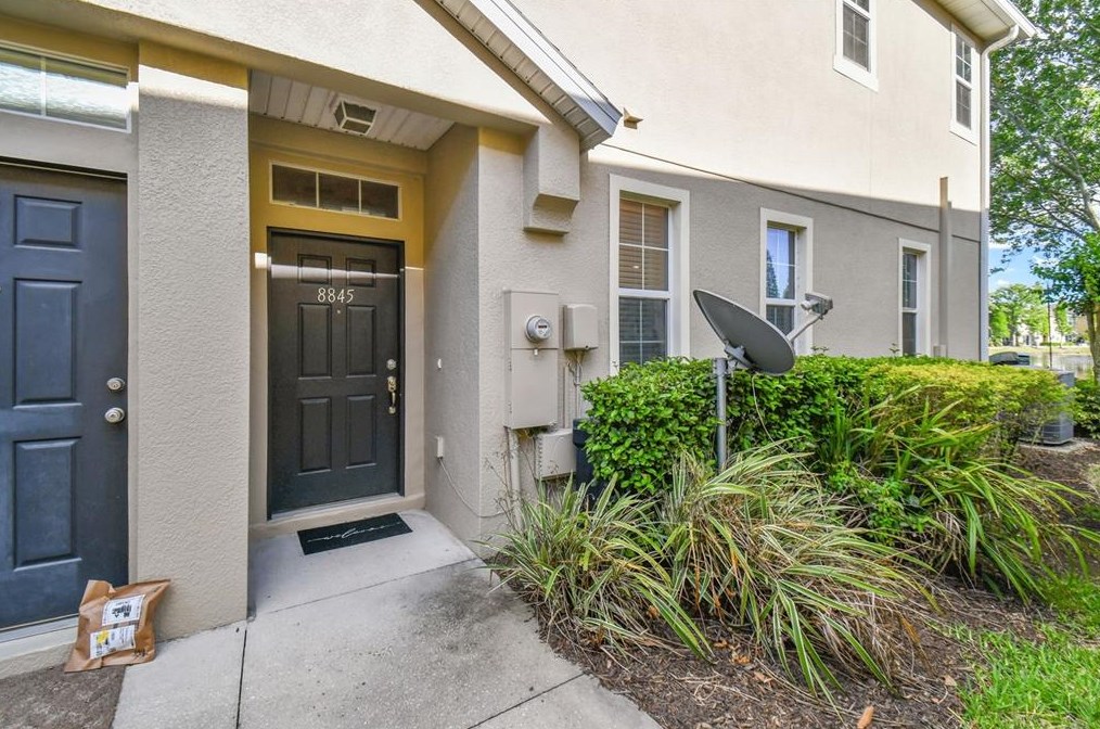 8845 Moonlit Meadows Loop, Riverview FL  33578-8836 exterior