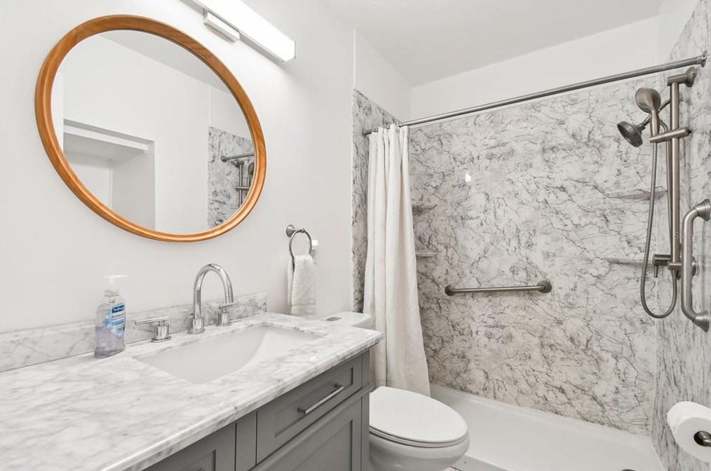 5180 48th Ter, Saint Petersburg FL  33709-3852 exterior