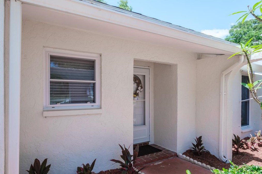 135 Rodney Ct, Palm Harbor FL  34684-4642 exterior