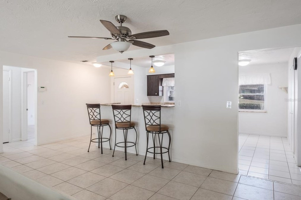 135 Rodney Ct, Palm Harbor FL  34684-4642 exterior