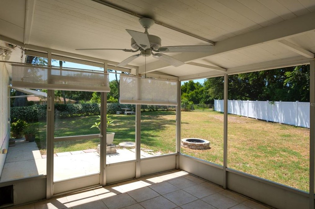 135 Rodney Ct, Palm Harbor FL  34684-4642 exterior