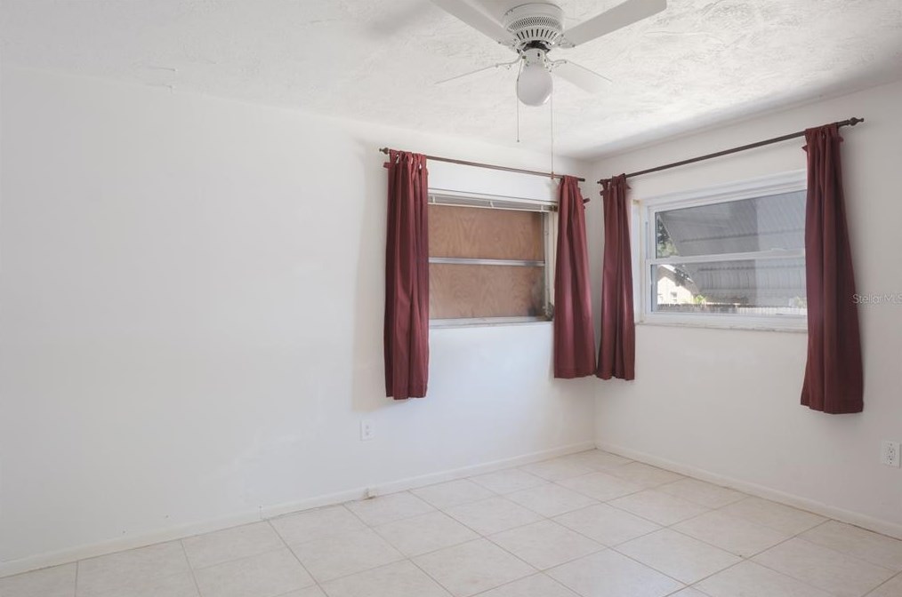135 Rodney Ct, Palm Harbor FL  34684-4642 exterior