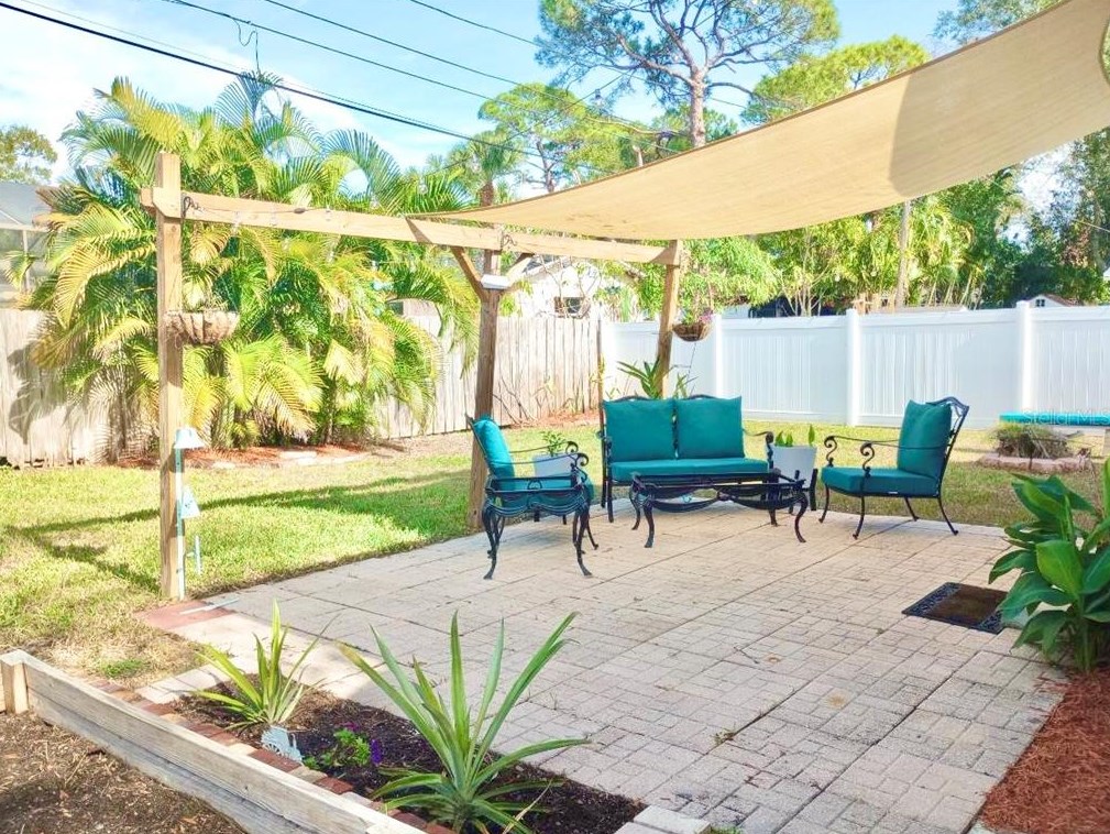 1757 New Hampshire Ave, Saint Petersburg FL  33703-3348 exterior