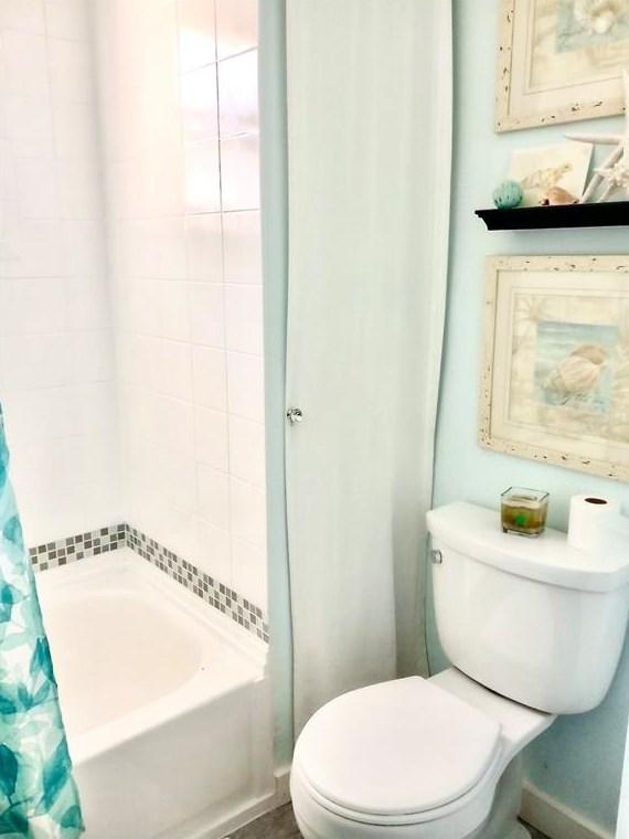 1757 New Hampshire Ave, Saint Petersburg FL  33703-3348 exterior