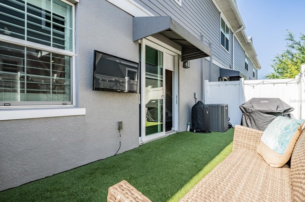 4201 Gray St, Tampa FL  33609-2212 exterior