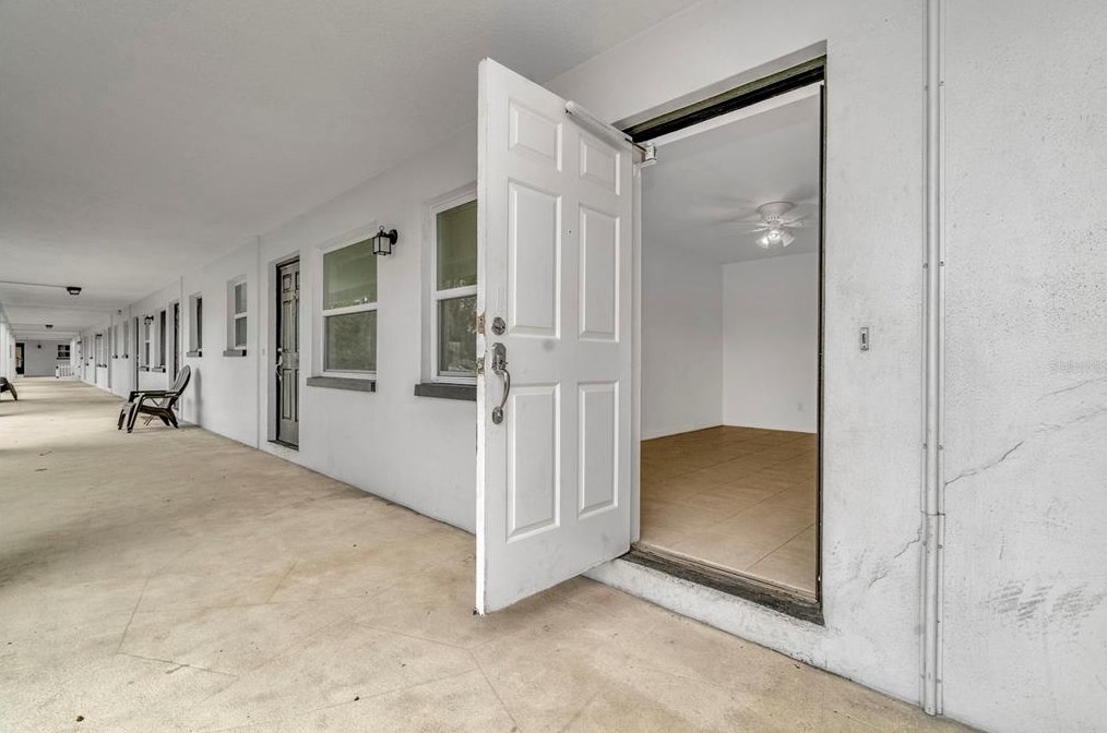 3700 Haines Rd, Saint Petersburg FL  33704-1108 exterior