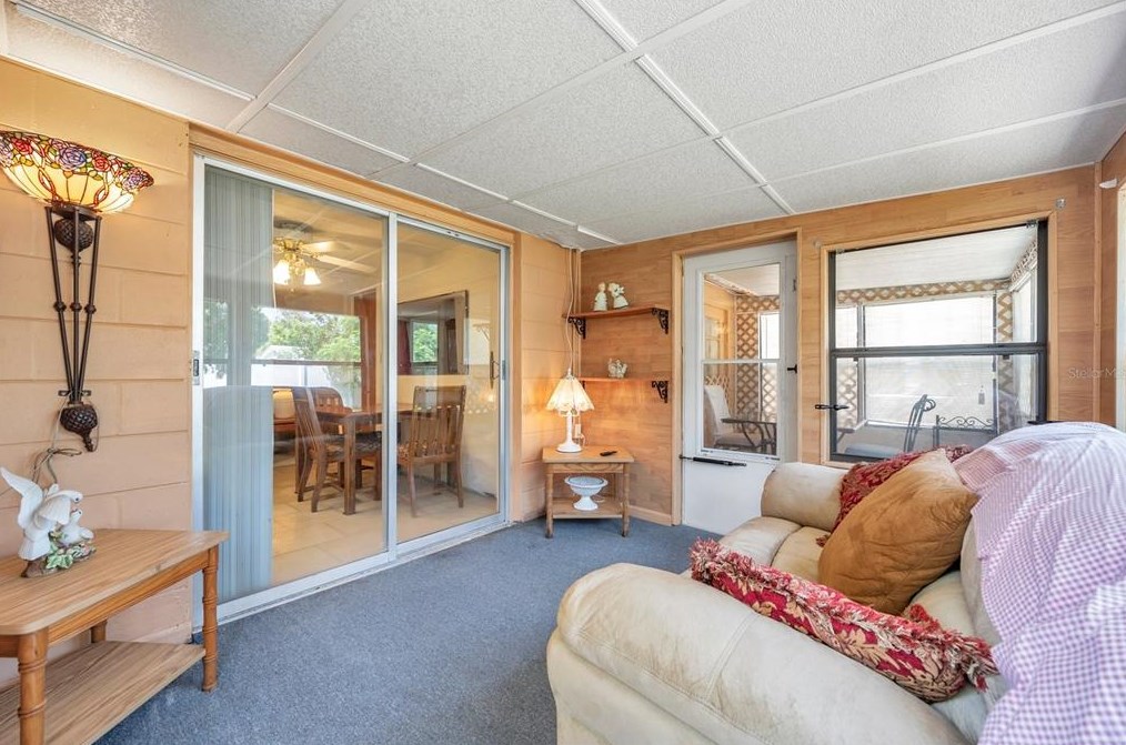 5053 Springland Dr, Tarpon Springs FL 34690-2048 exterior