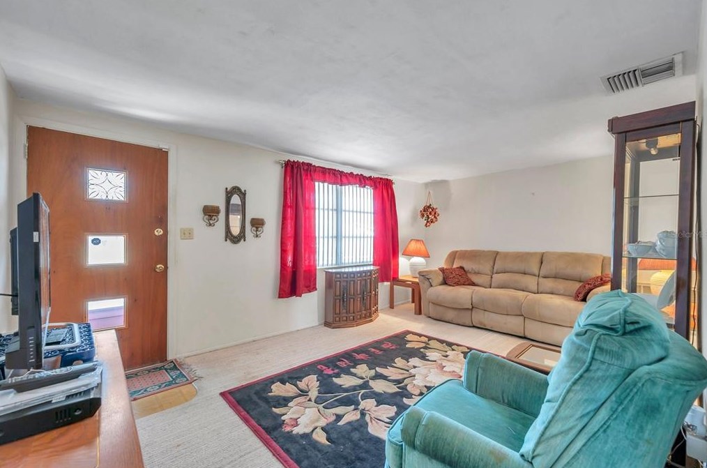 5053 Springland Dr, Tarpon Springs FL 34690-2048 exterior