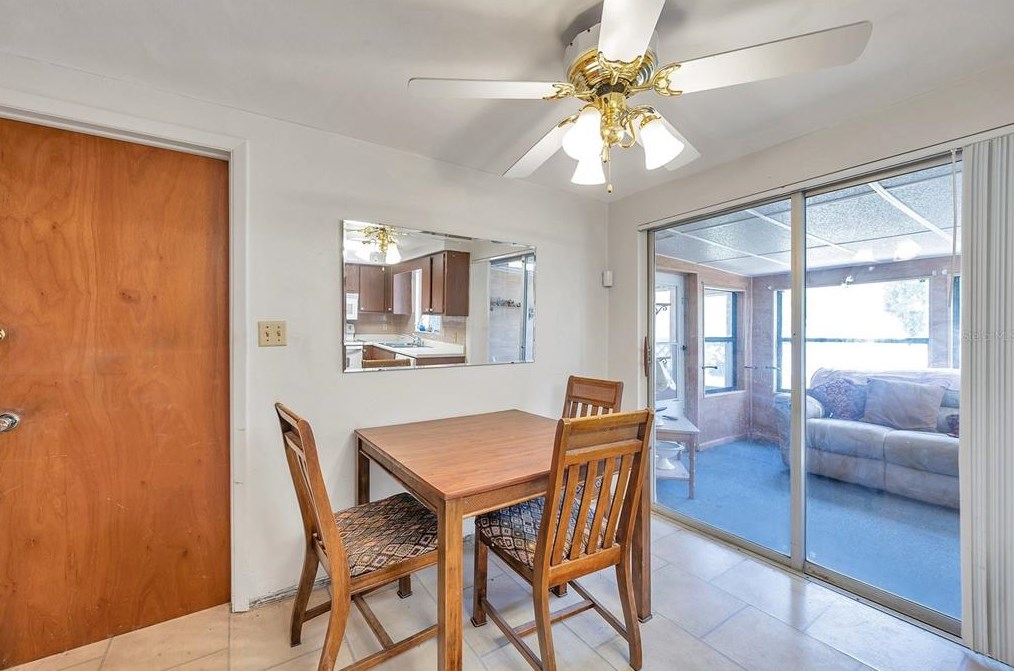 5053 Springland Dr, Tarpon Springs FL 34690-2048 exterior