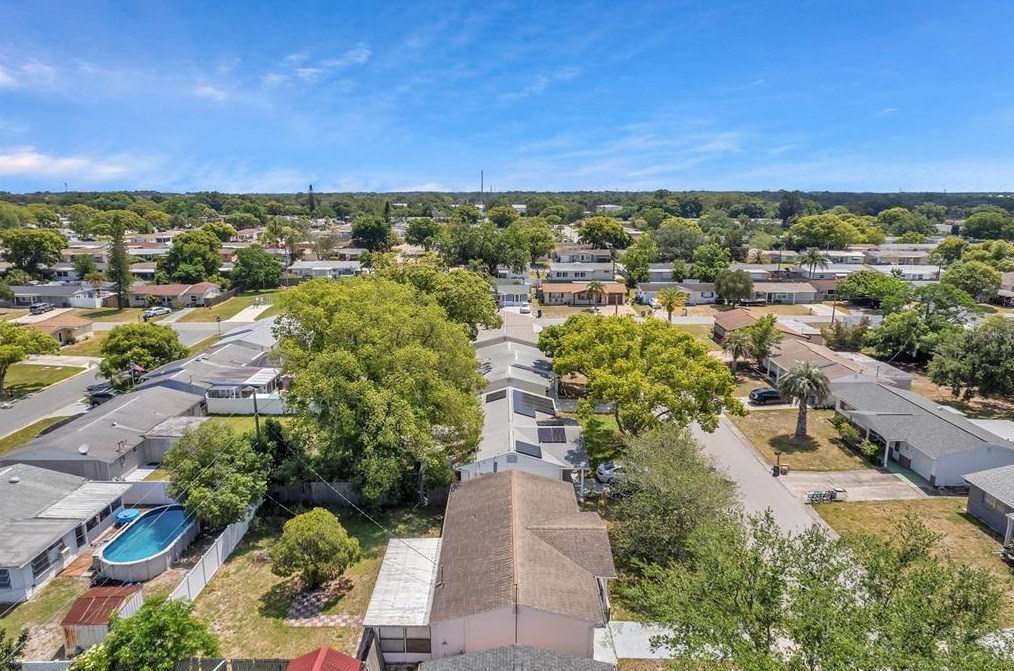 5053 Springland Dr, Tarpon Springs FL 34690-2048 exterior